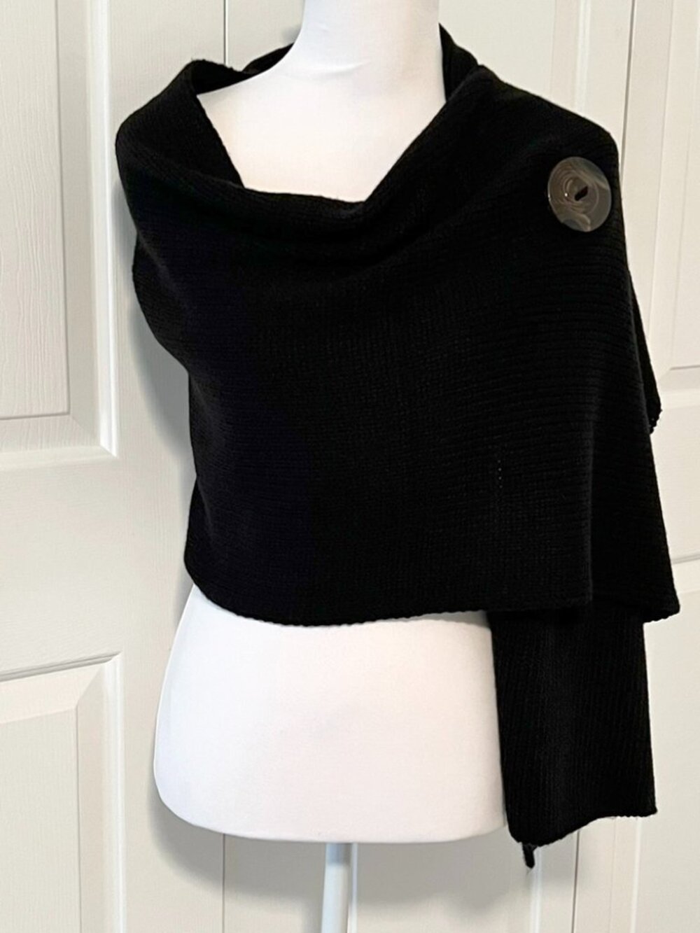 Noelle Enterprises Riverton Black Wrap Shawl OS